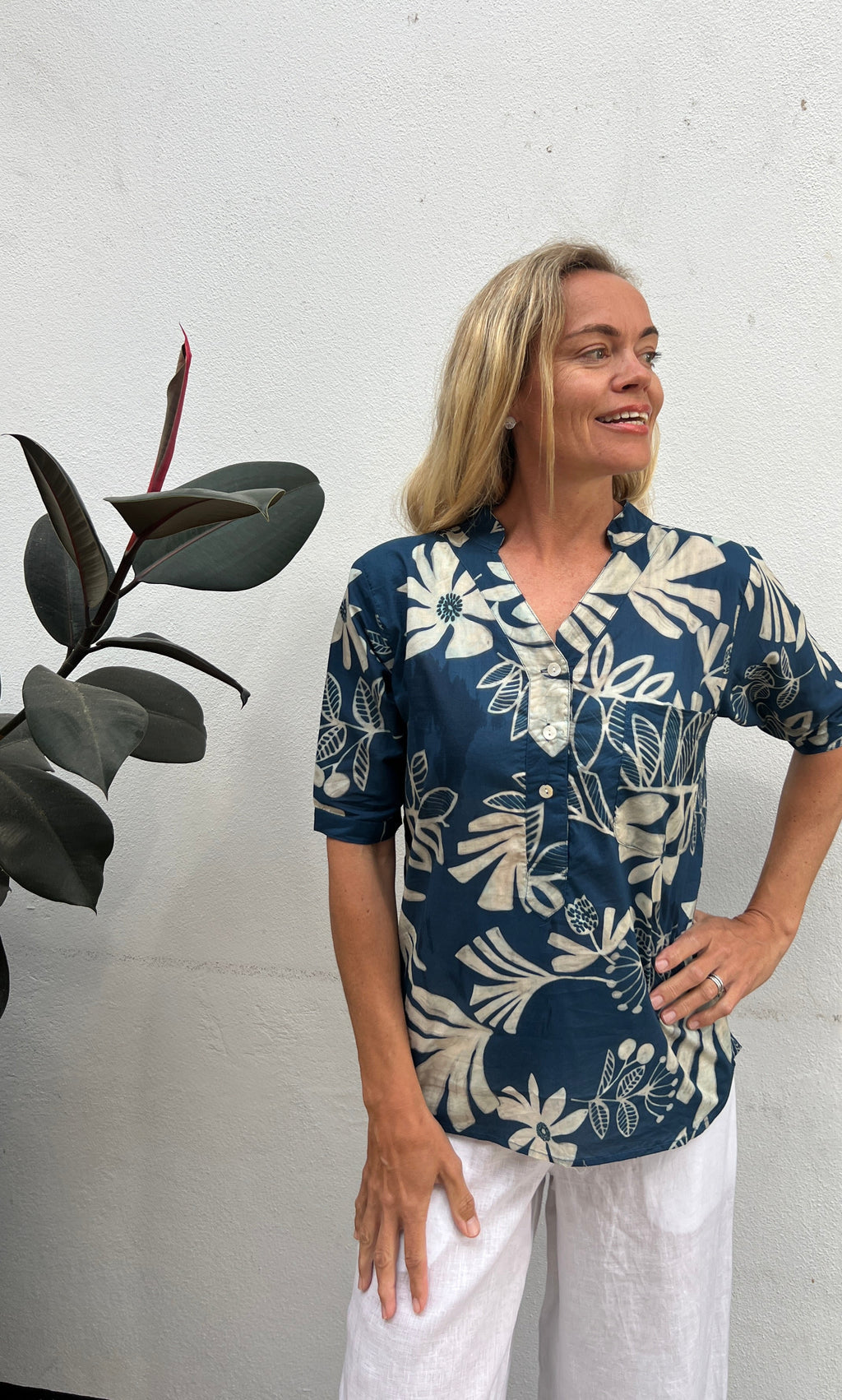 Yasmin Short sleeve pure cotton shirt in blue flower