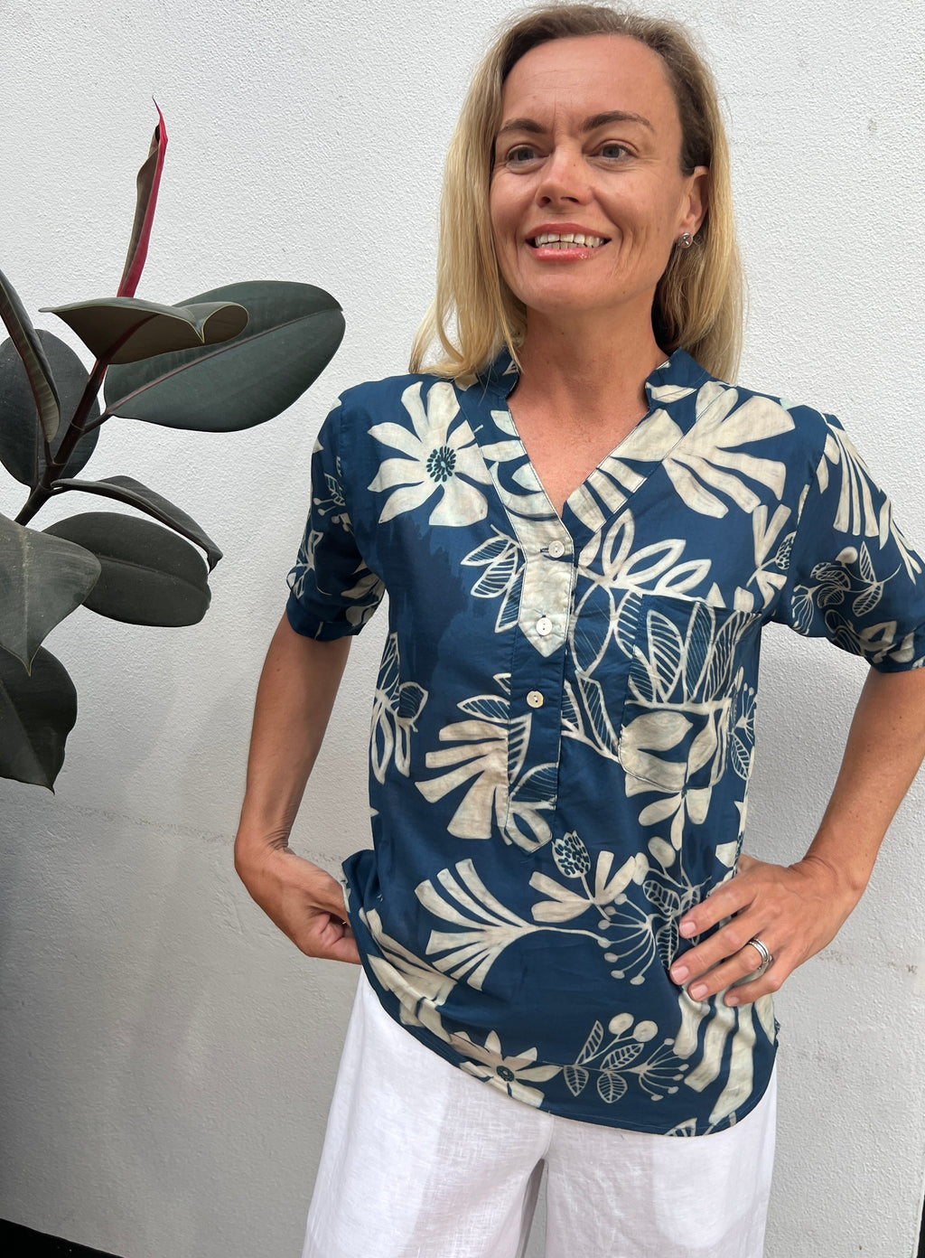 Yasmin Short sleeve pure cotton shirt in blue flower