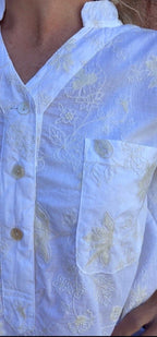 Yasmin Short sleeve Shirt in floral off white embroidered pure white cotton