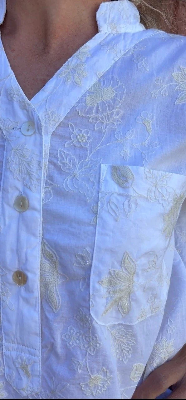 Yasmin Short sleeve Shirt in floral off white embroidered pure white cotton