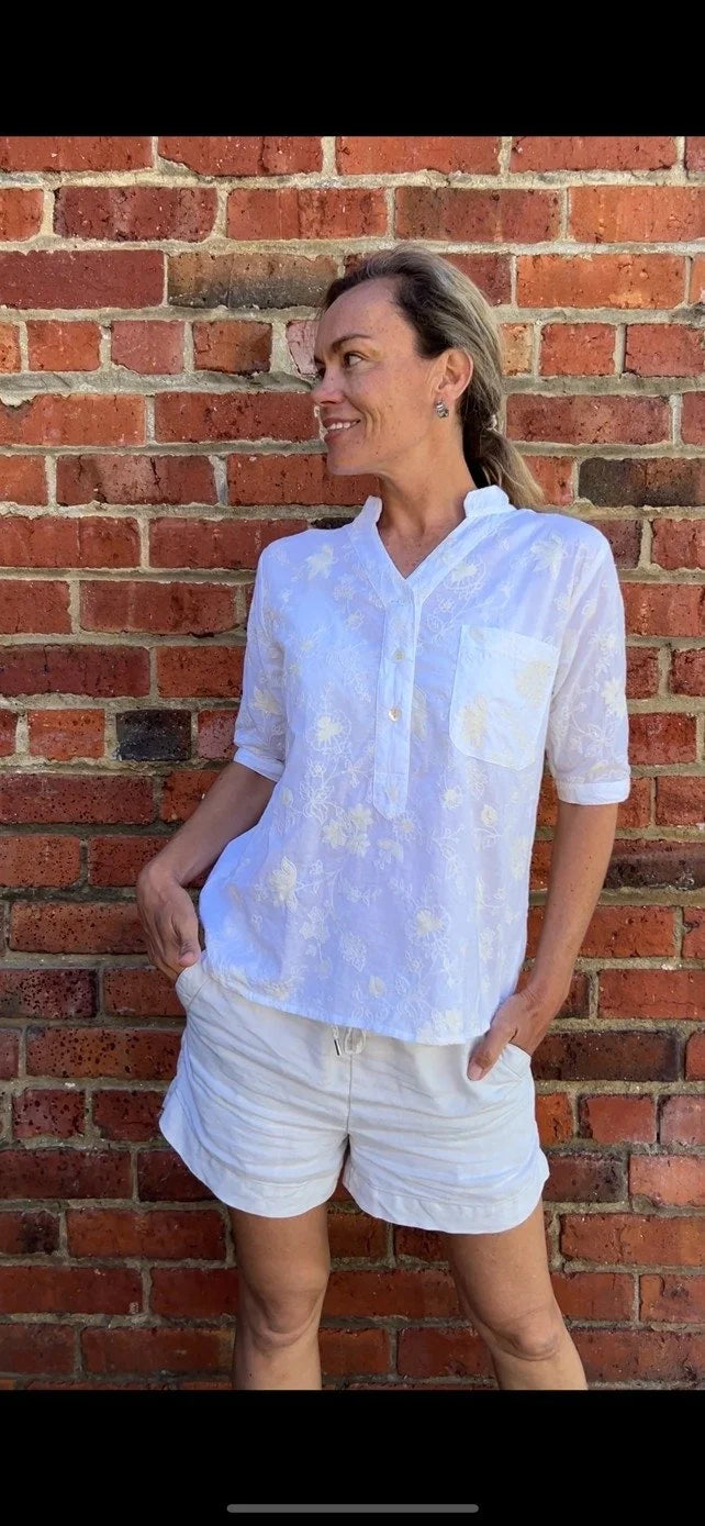Yasmin Short sleeve Shirt in floral off white embroidered pure white cotton