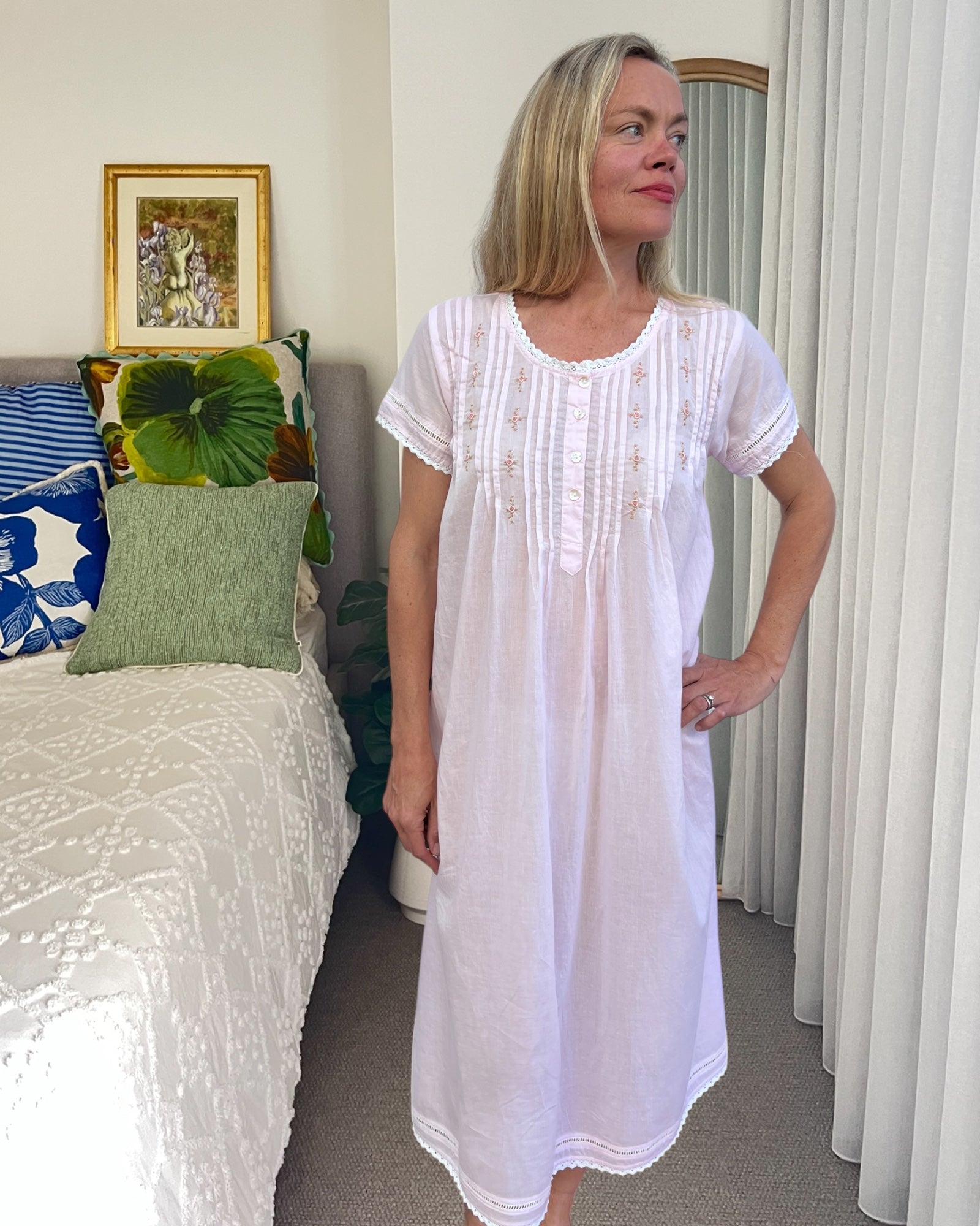 Betty nightgown in soft pink cotton voile, short sleeve with hand embroidered roses