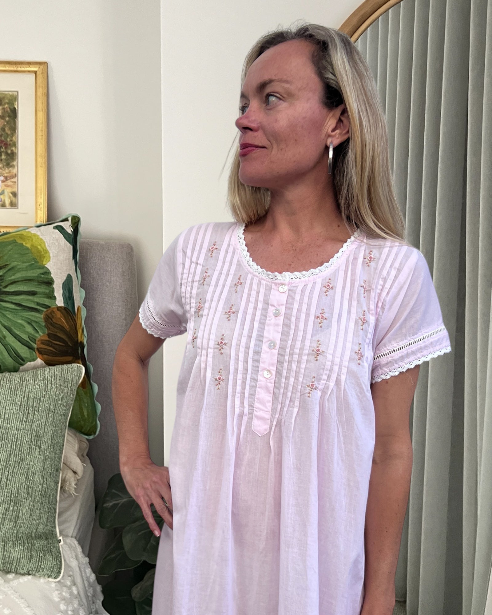 Betty nightgown in soft pink cotton voile, short sleeve with hand embroidered roses