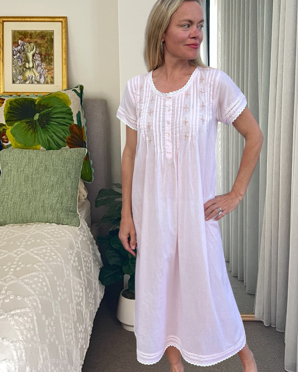 Betty nightgown in soft pink cotton voile, short sleeve with hand embroidered roses