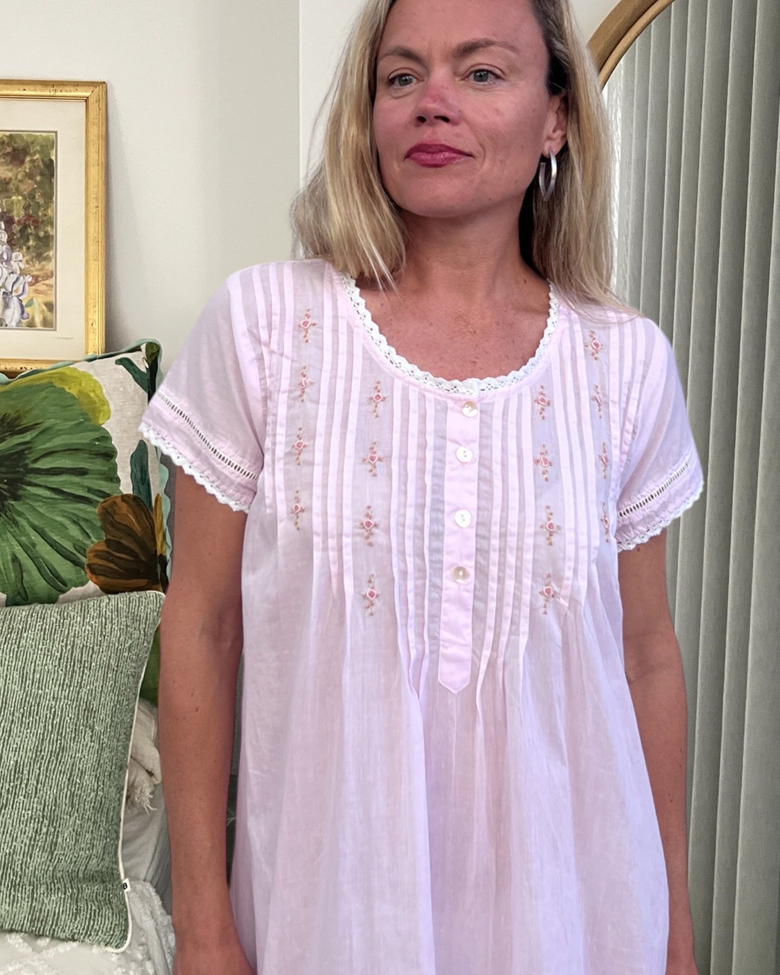 Betty nightgown in soft pink cotton voile, short sleeve with hand embroidered roses