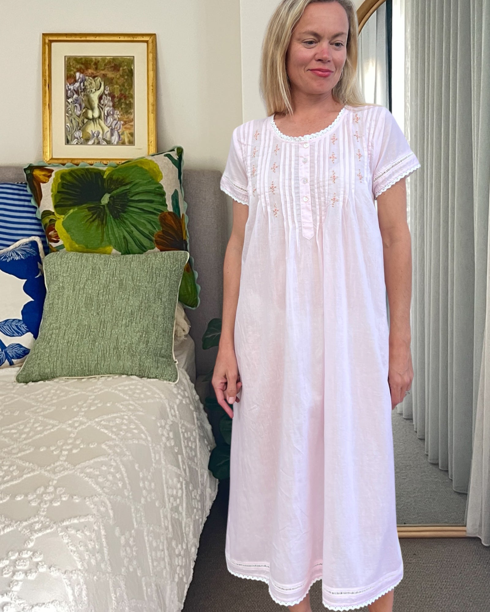 Betty nightgown in soft pink cotton voile, short sleeve with hand embroidered roses