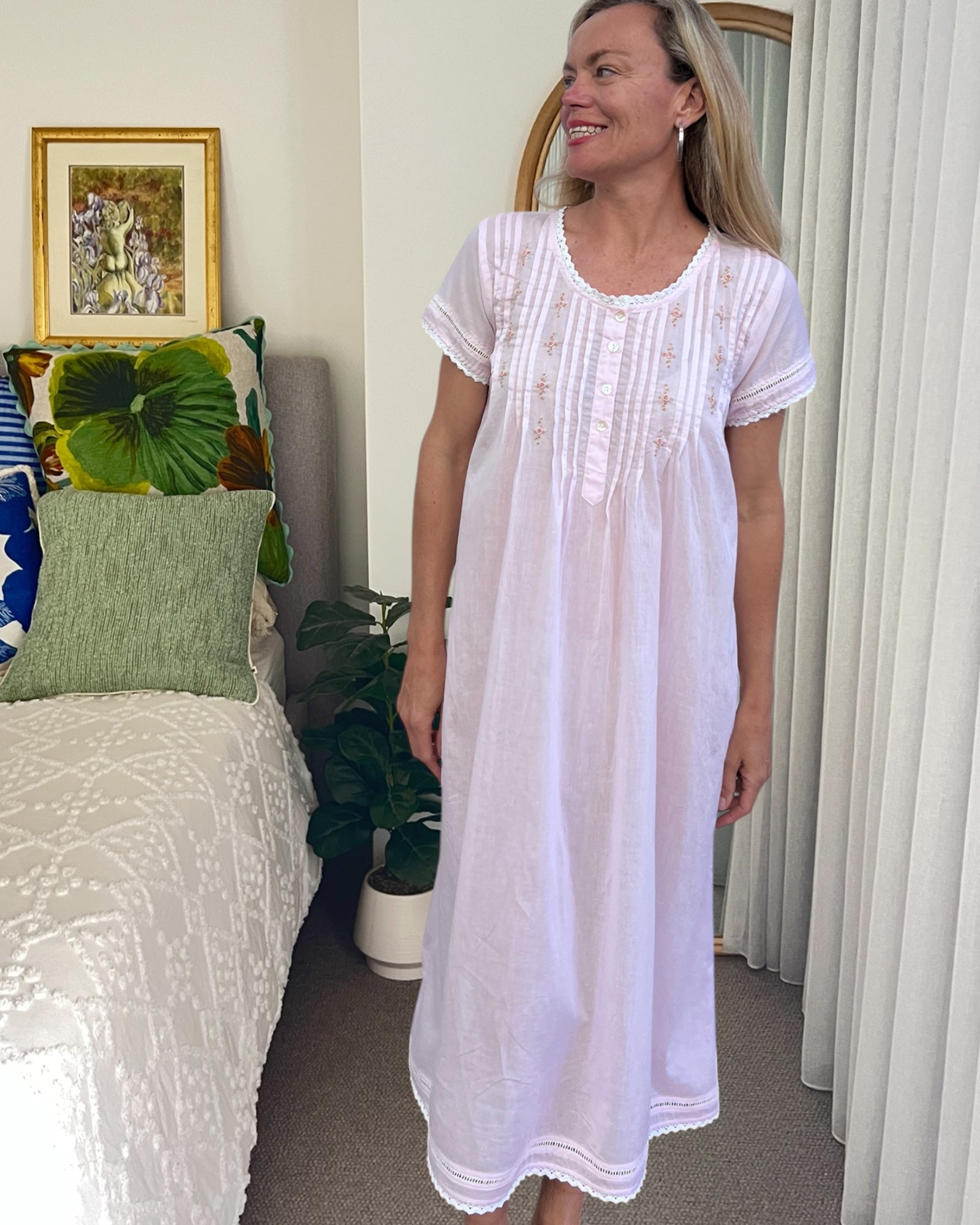 Betty nightgown in soft pink cotton voile, short sleeve with hand embroidered roses