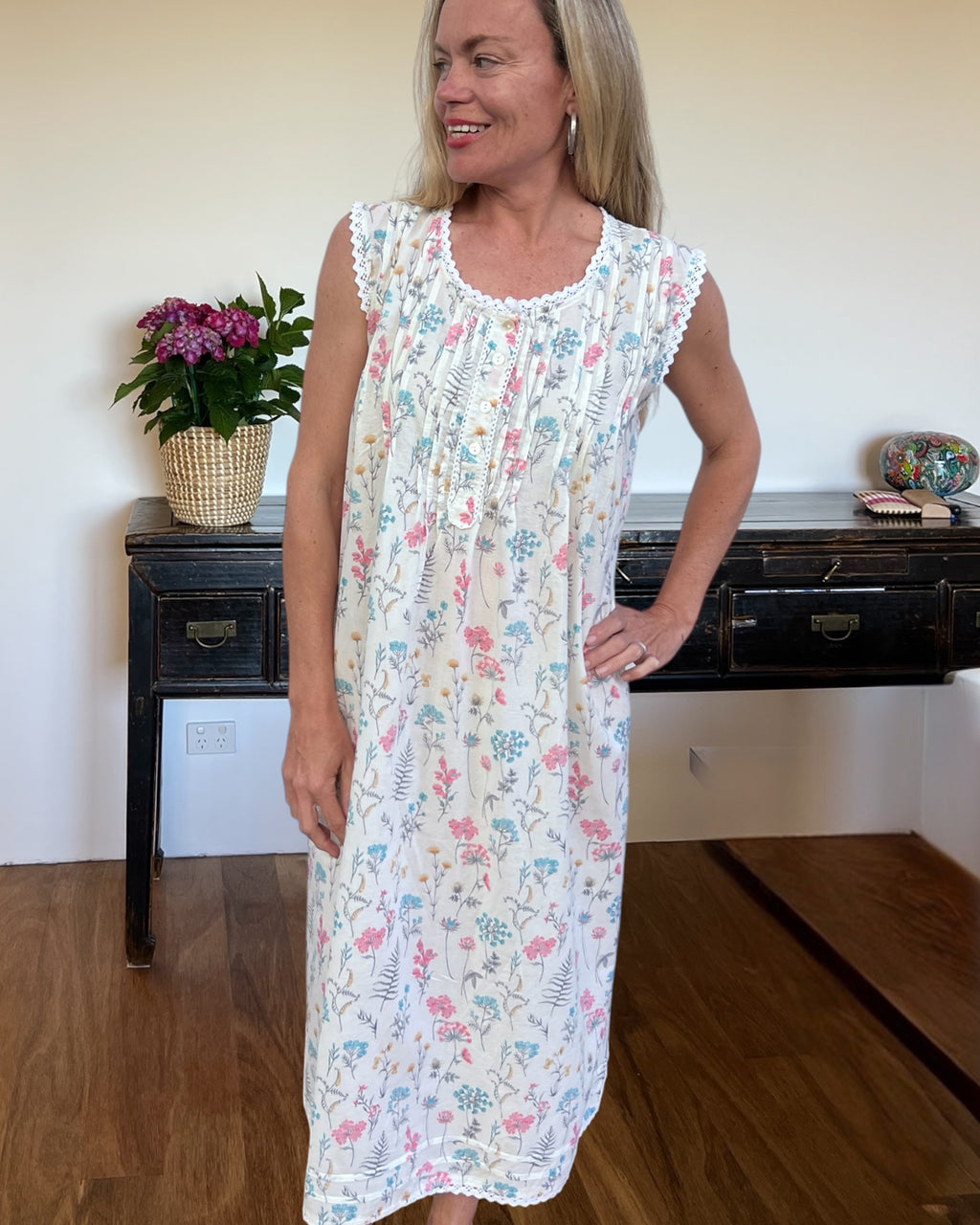 Brittany nightgown in fern flower cotton cambric, sleeveless