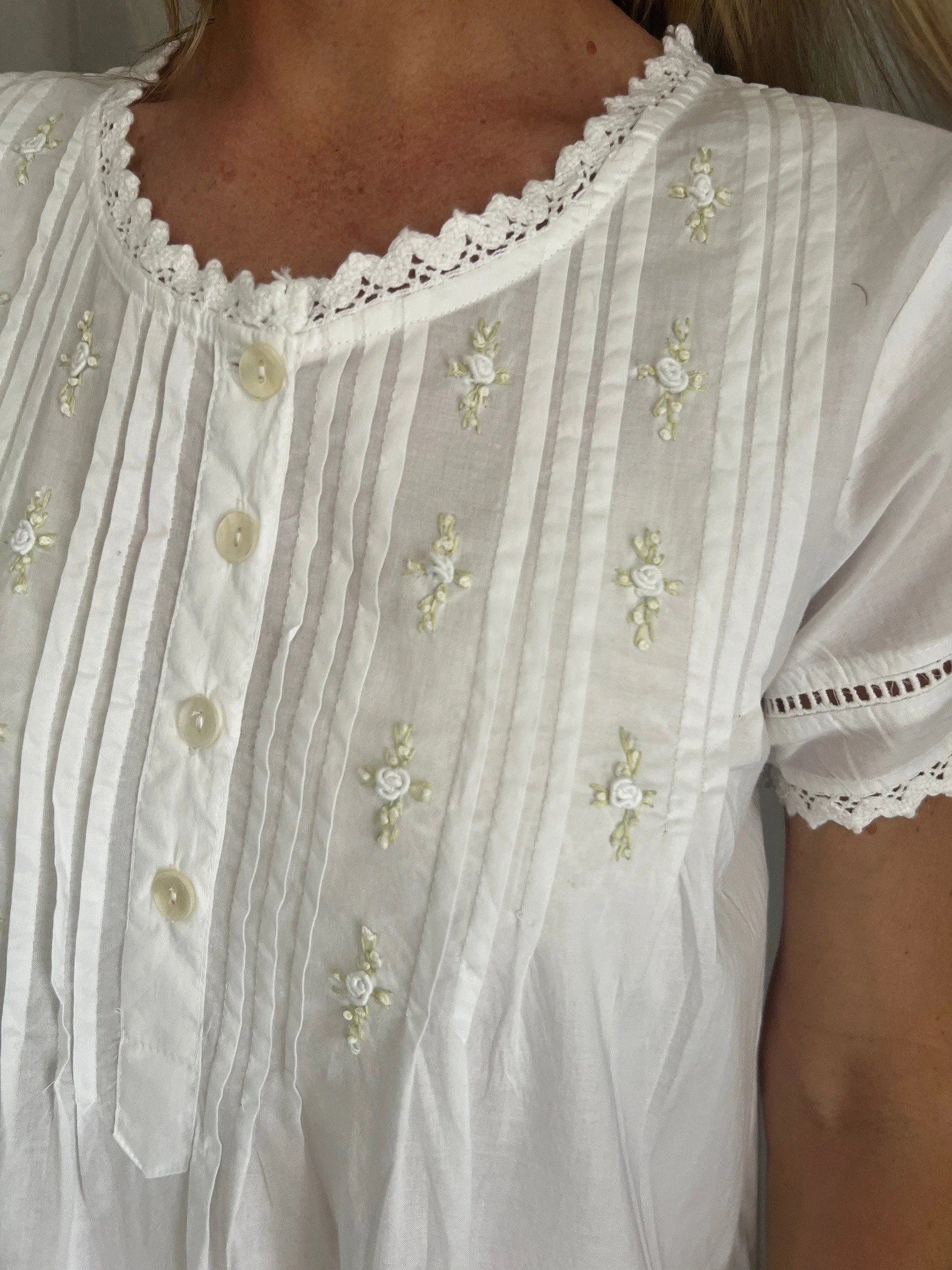 Betty White Pure Cotton Short Sleeve Nightie with white/green Hand Embroidery