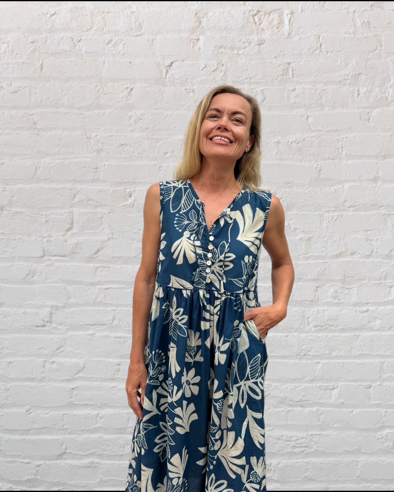 Delilah pure cotton sleeveless knee length dress in Blue flower