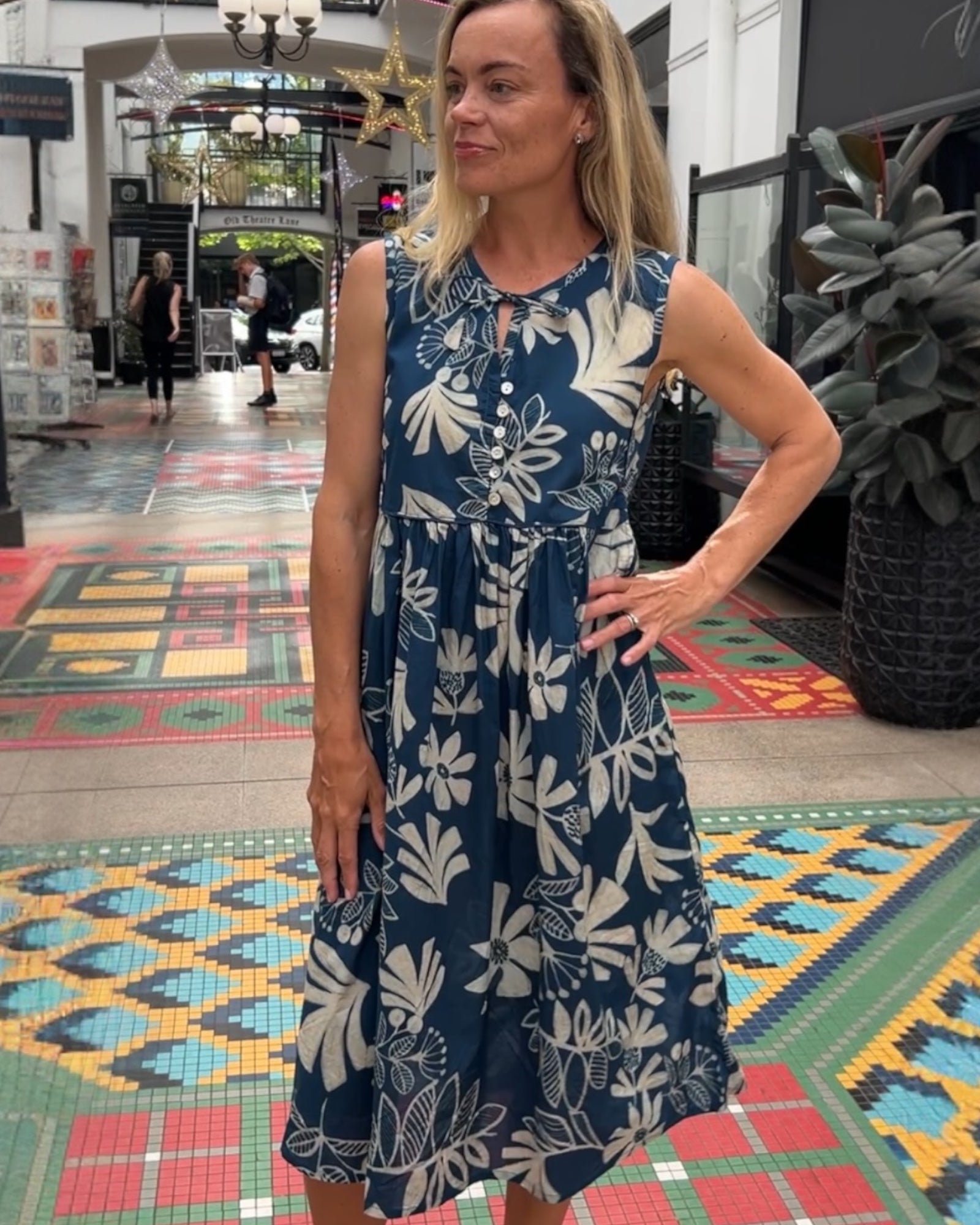 Delilah pure cotton sleeveless knee length dress in Blue flower