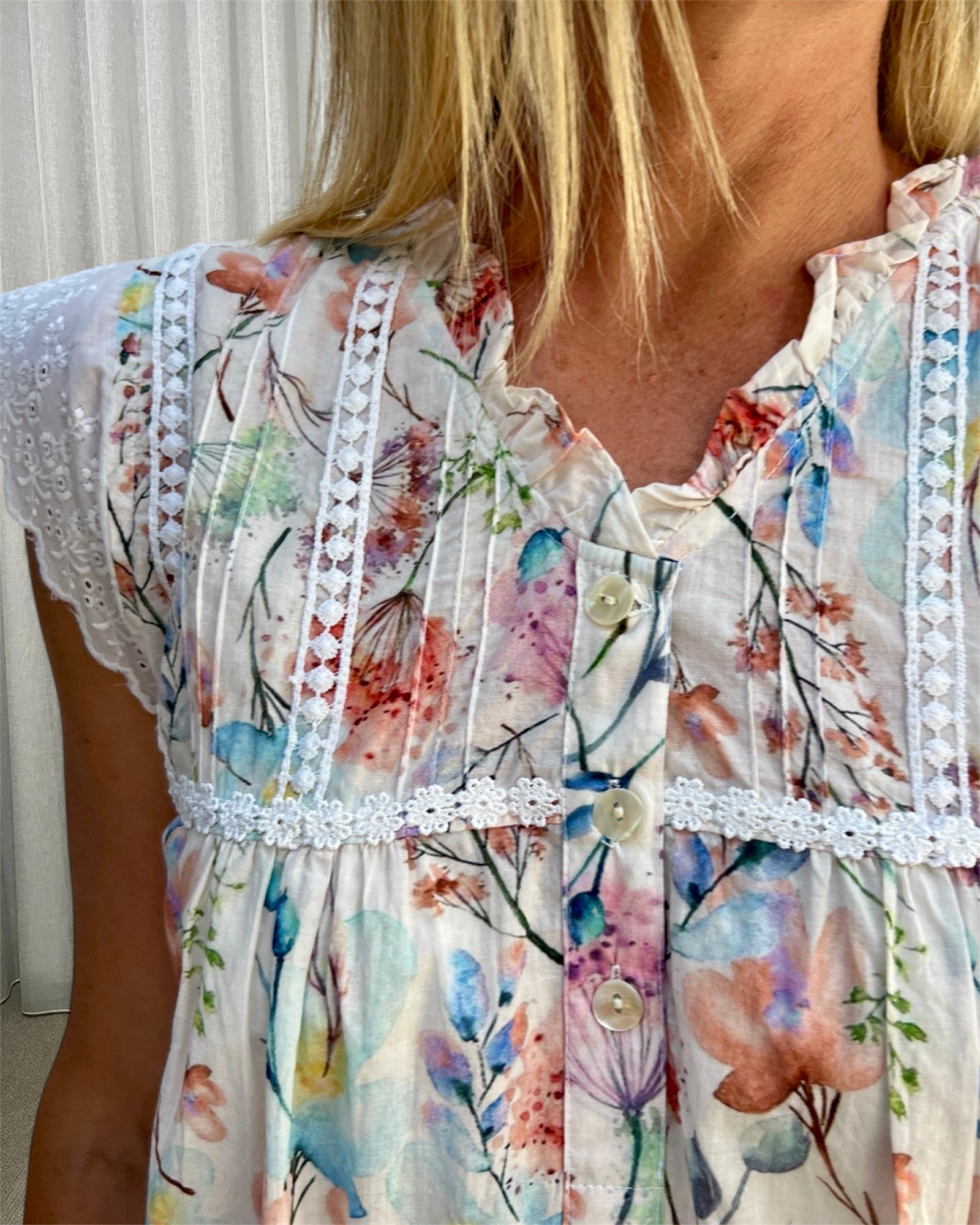 Ebony dandelion spray Pure Cotton gathered V neck Nightie with lace butterfly sleeves