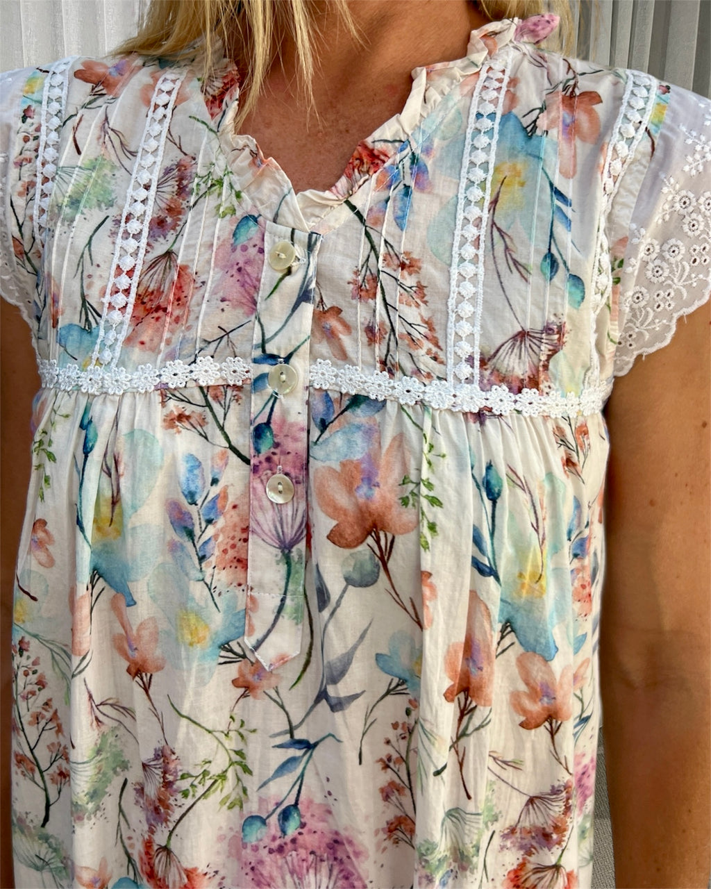 Ebony dandelion spray Pure Cotton gathered V neck Nightie with lace butterfly sleeves