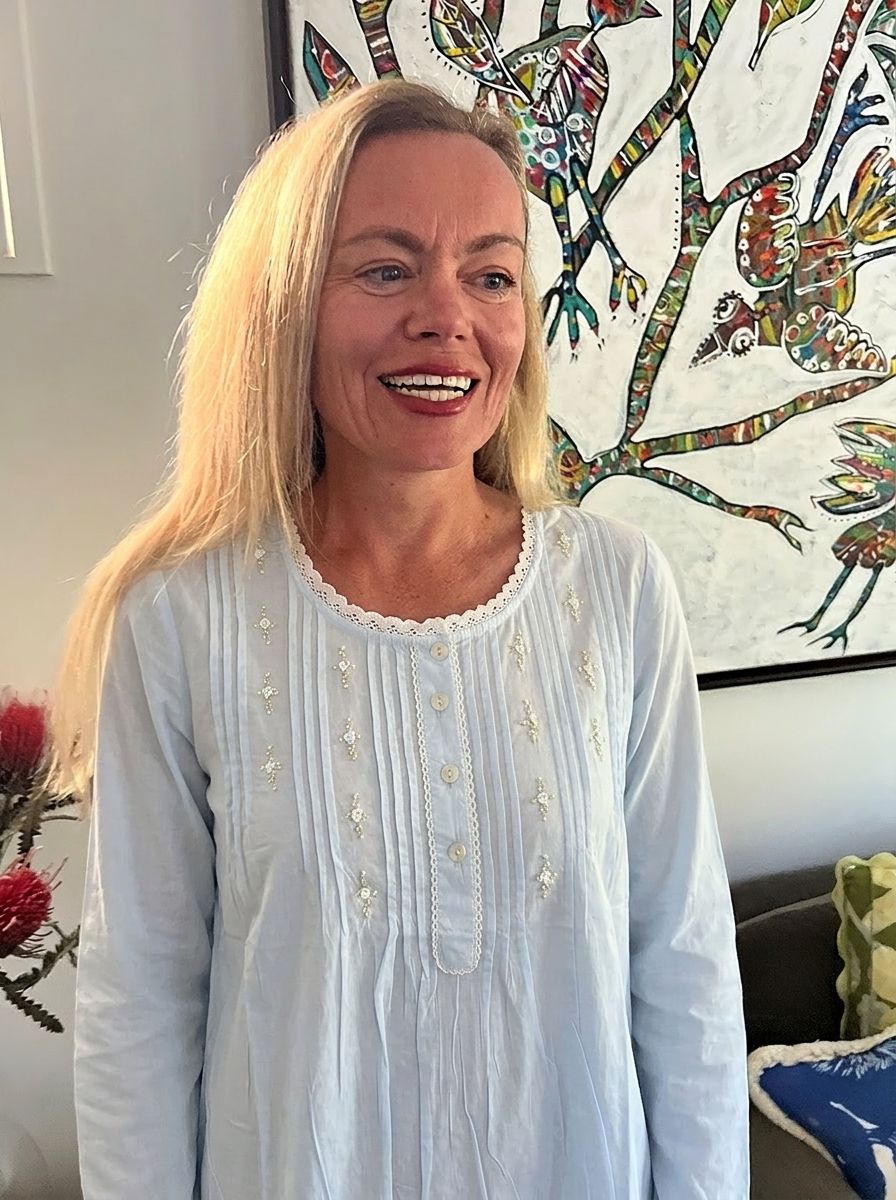Elizabeth Cambric Cotton Long Sleeve light blue Nightgown