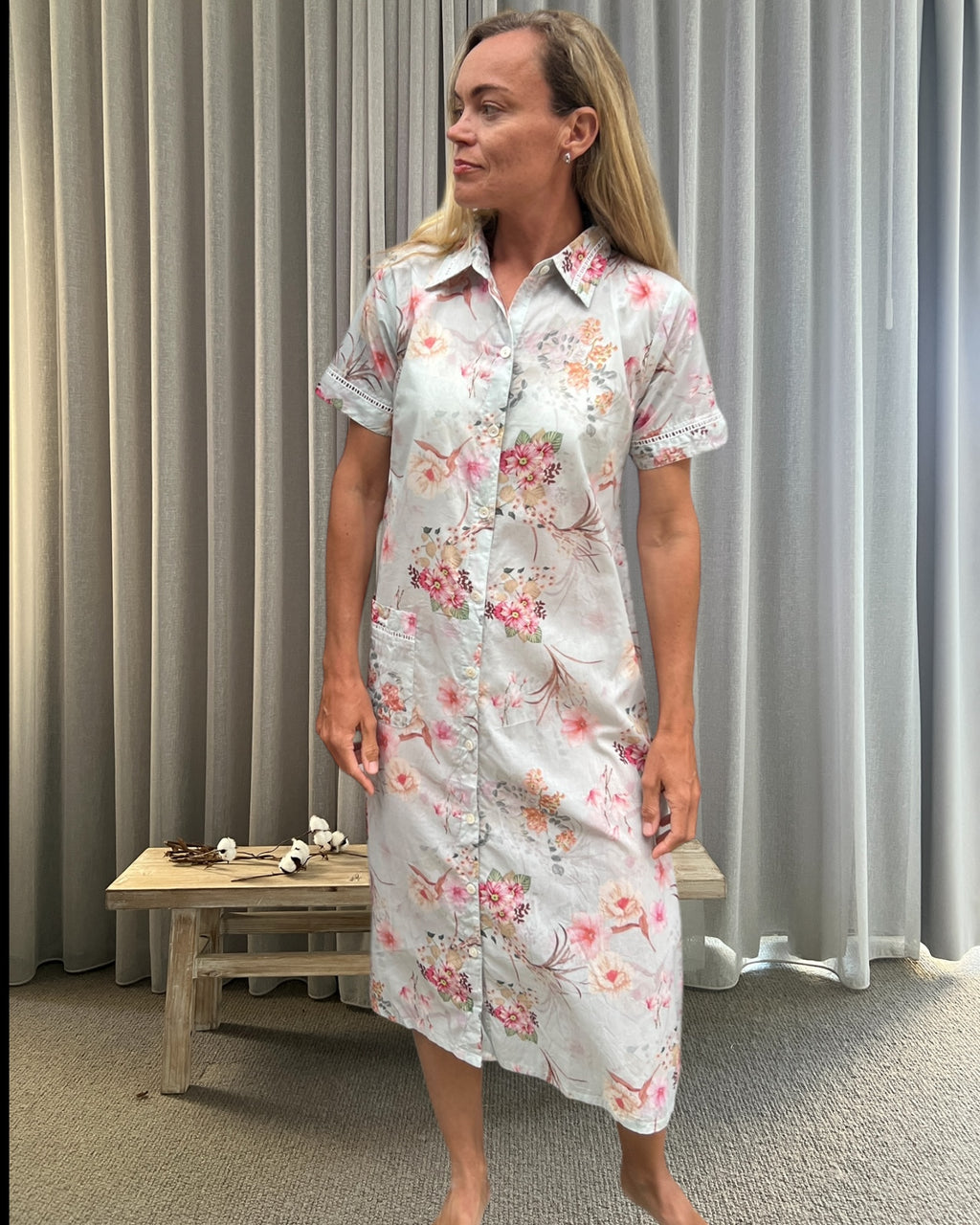 Leslie short sleeved Housecoat in blue floral mix
