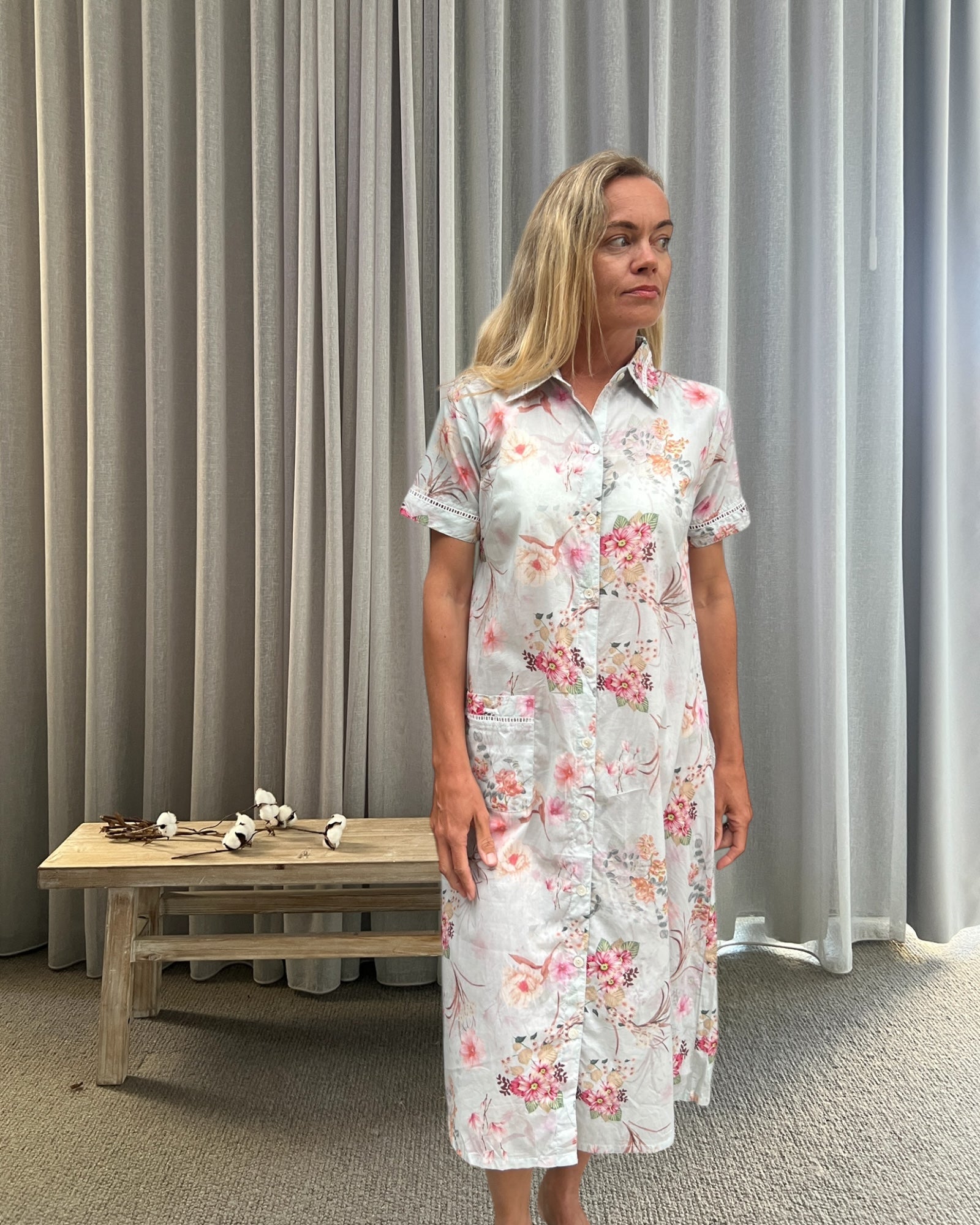 Leslie short sleeved Housecoat in blue floral mix