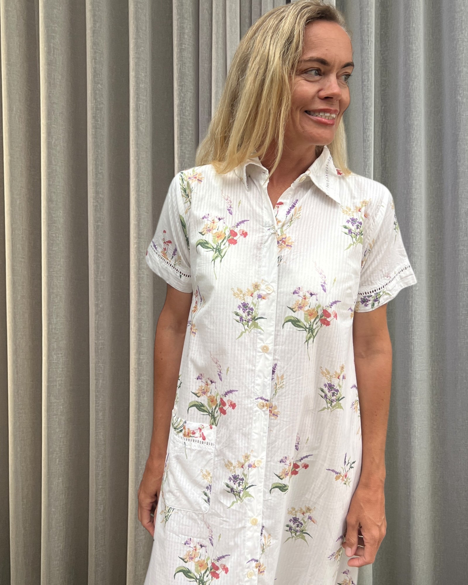 Leslie short sleeved Housecoat in native bunch