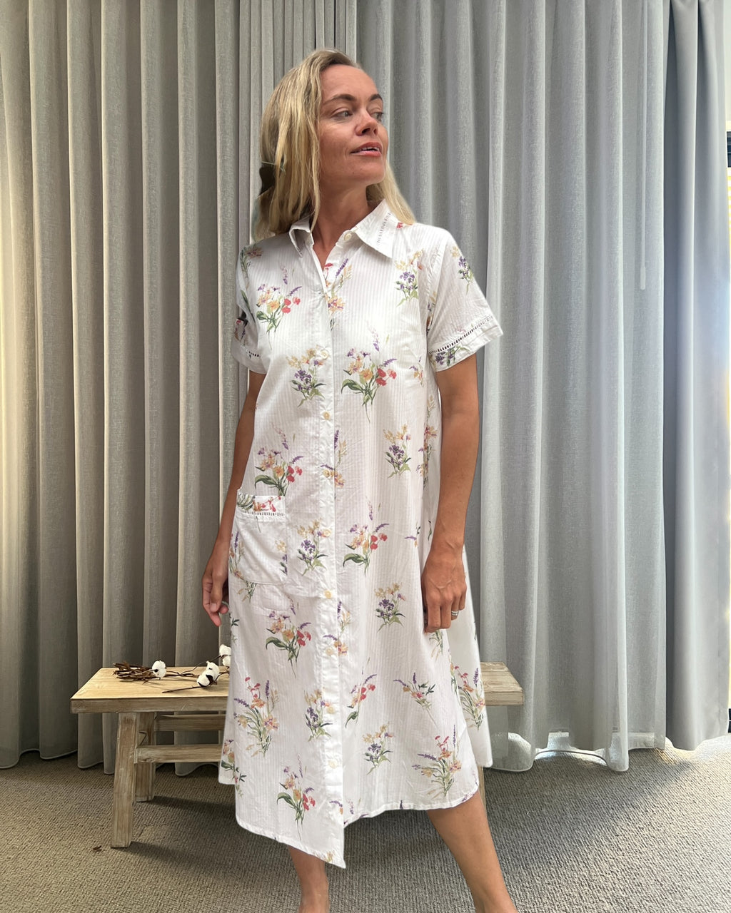 Leslie short sleeved Housecoat in native bunch