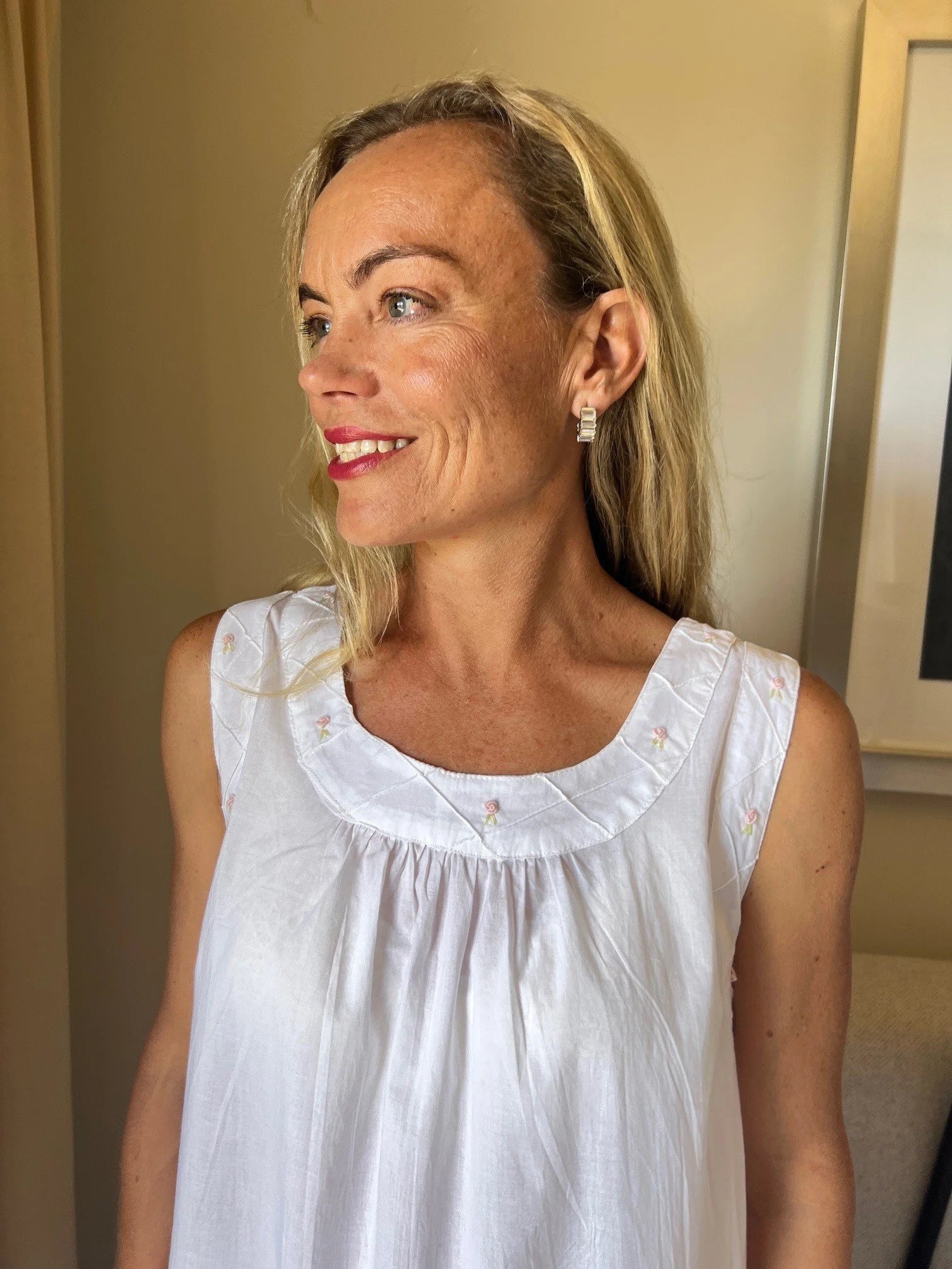 Daisy White Pure Cotton Sleeveless Nightie With Hand Embroidered Roses